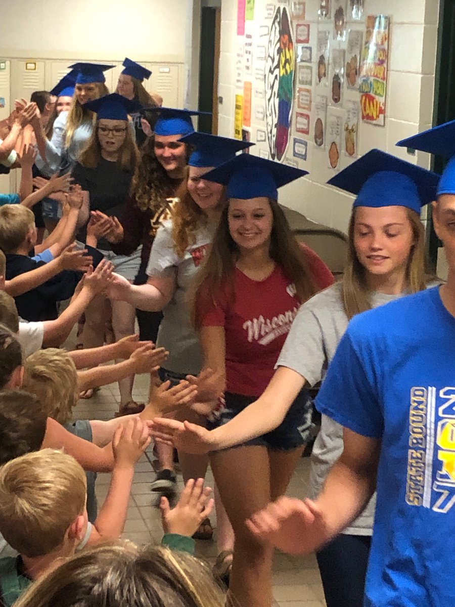 Pacholkec's tweet photo. Congrats RLHS class of 2019! https://t.co/3jiCNRoEpV