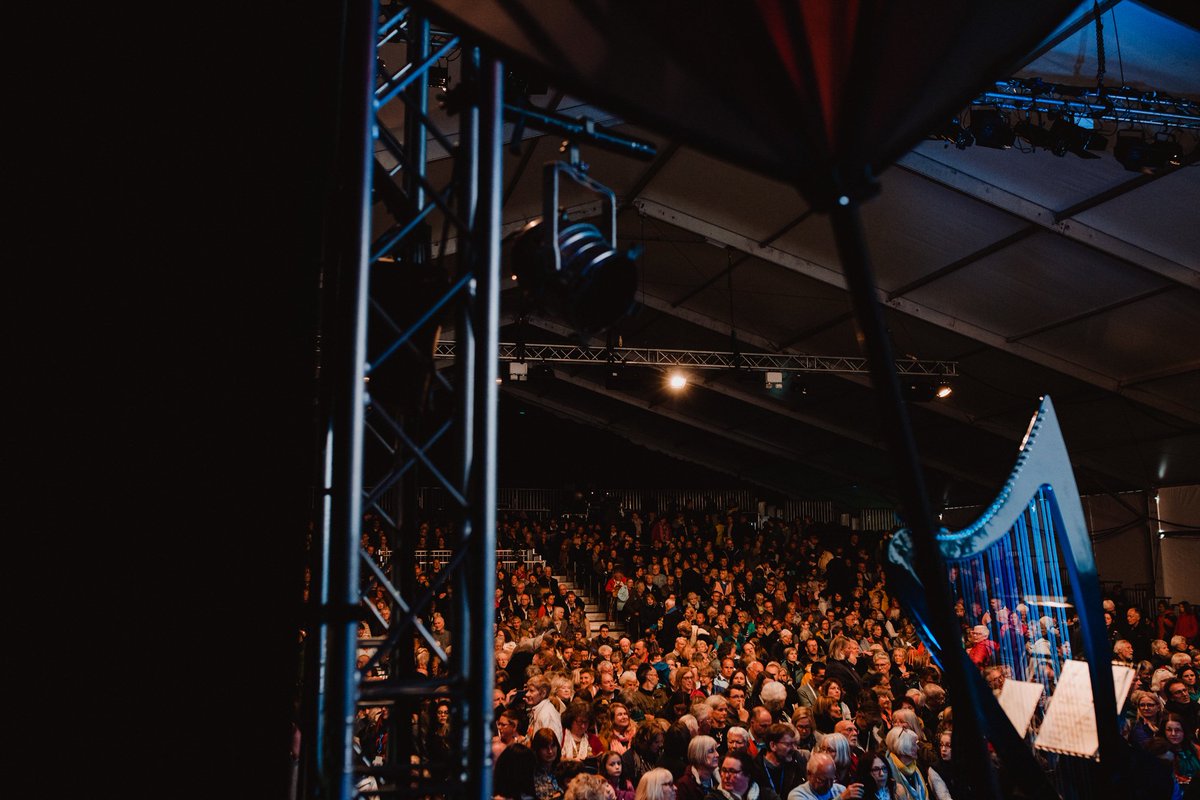lwspellsongs's tweet photo. It's hard to believe it's a whole week since we gathered our #SpellSingers together again for @hayfestival. Thank you to everyone who joined us for a magical night, and stay tuned for the next #SpellSong to be released into the wild very soon! https://t.co/YBouPrMgUa