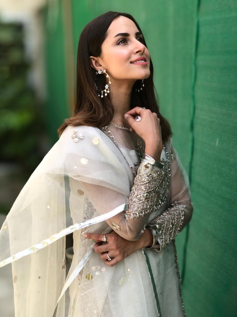 MediaSpringPk's tweet photo. #Nimrakhan stuns in this beautiful ensemble by #fasdesignstudio on #Eid https://t.co/Ubs4jmqb42