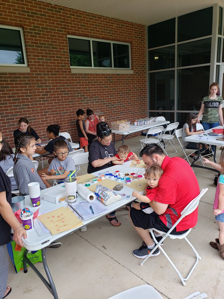 teach_runrepeat's tweet photo. Books and Bytes today at A. V. Cato! Come out and see us. Free lunch today @ 11:15! @jjelibrarylions https://t.co/r7cnOQjtHk