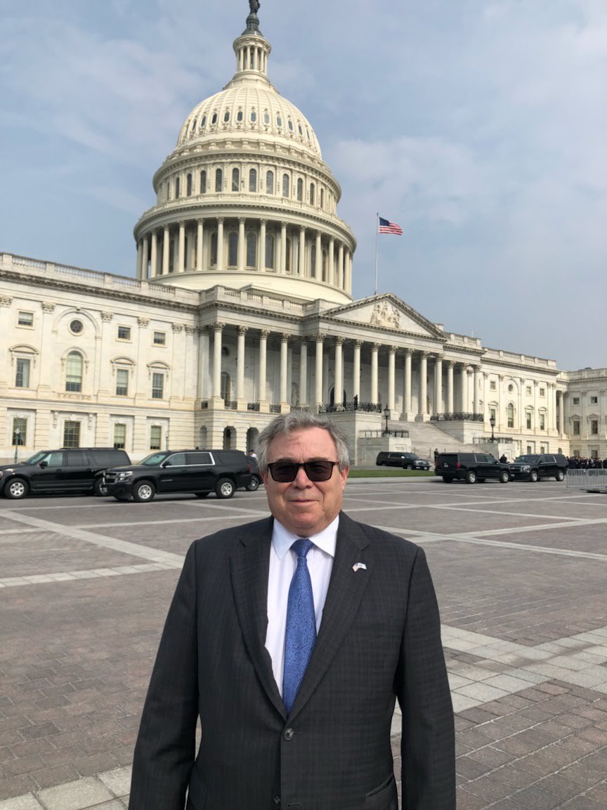 APApsychiatric's tweet image. APA&apos;s President @bjschwartzmd, and #AmericasDocs are on Capitol Hill today meeting with lawmakers @BillCassidy regarding important #healthcare advocacy priorities. @aafp @AmerAcadPeds @acog @AOAforDOs @ACPinternists