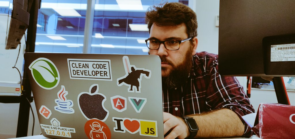 SmonroyGom's tweet photo. En #SmartUpXperience de @SopraSteria_ES cuando te quieres dar cuenta tu compañero @alfEstepa se prepara una sesión de stream code para nuestros #Smarters, así da gusto!! https://t.co/Ovs553xmqi