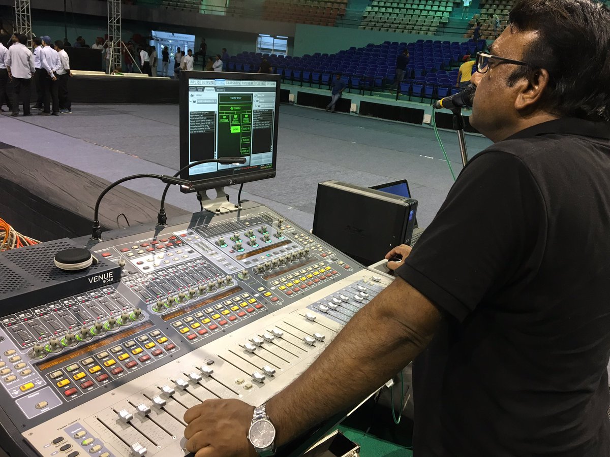 VinodSound_Ahmd's tweet photo. #MikaSingh
 #Live_In_Concert
#JBL_VT4889 as Main PA
#Surat@IndoorStadium
Thanks to DPSL@Deejey Denish for giving us this Opportunity. https://t.co/S9zjydxCOS