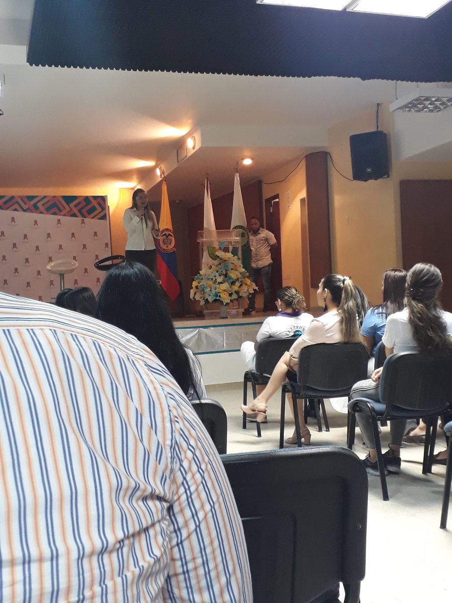 Verlys1's tweet photo. Compartiendo experiencias sobre ¿Qué sentimos por la investigación? En la III feria y V encuentro anual de semilleros de investigación uniguajira.
#EISIUNIGUAJIRA2019 #Maicaoinvestiga #uniguajiramaicao 
@jaroldiazc https://t.co/m6ED1LSs8m