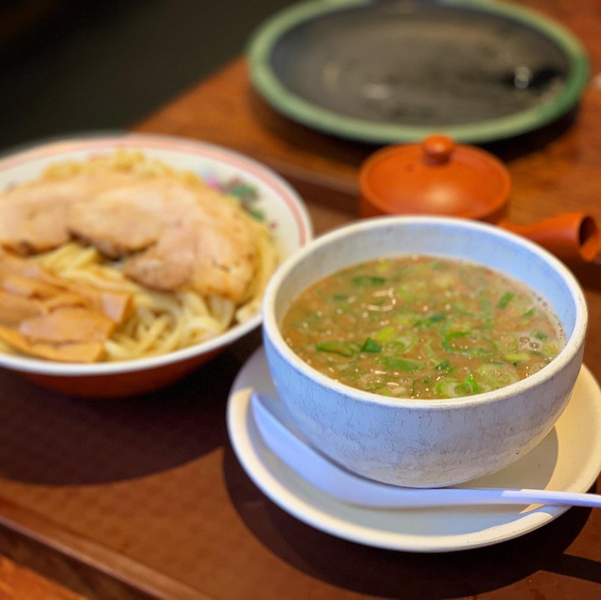 MrRamen4's tweet photo. HakataTonkotsu Tenjinki@Osaka Kamishinjo

I went to "Tenjinki" to eat the hot topic of “Tonkotsu tsukemen” with my daughters. The flavor of the fish is a little bit good, and it is a highly finished dish anyway!

#天神旗
#豚骨つけ麺
#MrYamasakisKyotoRamentour #SharingKyoto https://t.co/MHyE9YKtlv