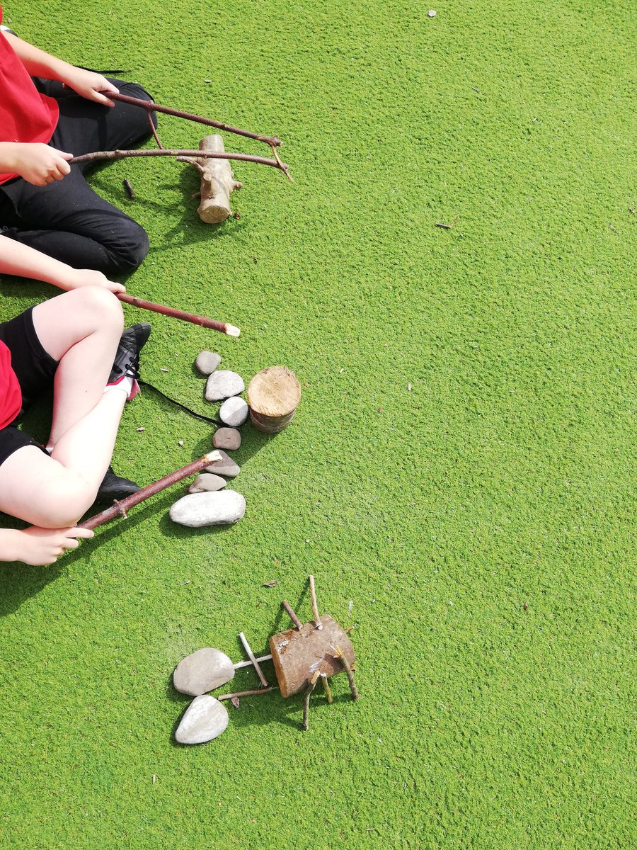 DosbarthArianC's tweet photo. Can you guess what pictures our eco club made? #cwmcreative @CwmclydachPri https://t.co/bwtFNZfNM6