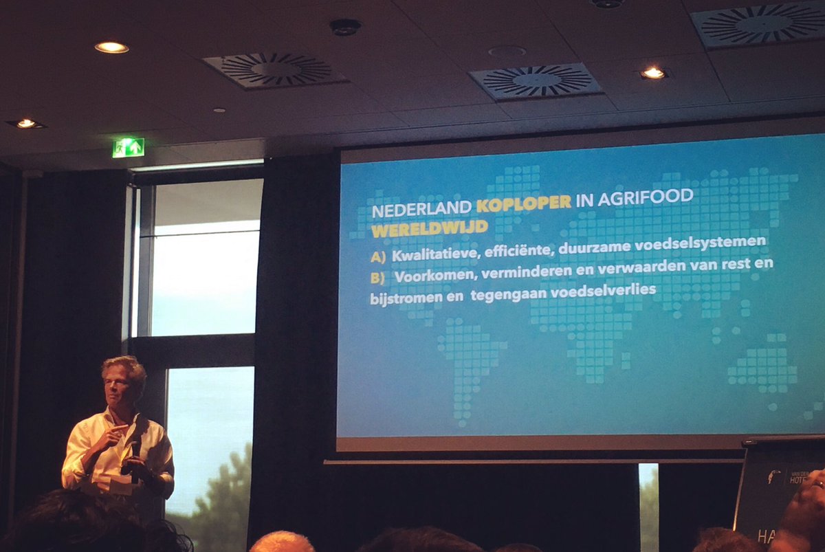 Van reaCtief naar Creatief; wie is je consument? Hoe beweeg je mee als producent? Hoe geef je meerwaarde aan je product? Weten we nog wat we eten? Goed verhaal van <a href="/Bobhutten/">Bob Hutten</a> op congres <a href="/DutchPoultryC/">DutchPoultryCentre</a> in Veenendaal #restaurantKip #pluimvee #kringlooplandbouw