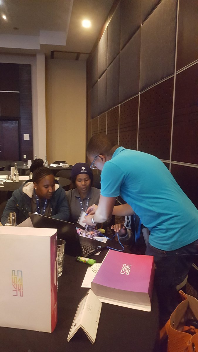 CRSP_dsgn's tweet image. Teams are off to a roaring start with @CRSP_dsgn Sasol GTC Championship Robotics and Coding challenge @SasolSA  #SasolFoundation #CRSPRobo #LCERT