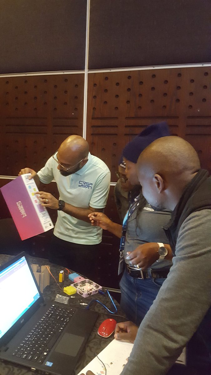 CRSP_dsgn's tweet image. Teams are off to a roaring start with @CRSP_dsgn Sasol GTC Championship Robotics and Coding challenge @SasolSA  #SasolFoundation #CRSPRobo #LCERT