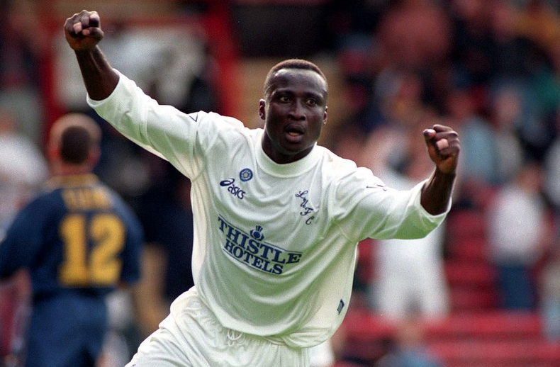 Happy 53rd birthday to former Leeds striker Tony Yeboah What a shot he had on him! 