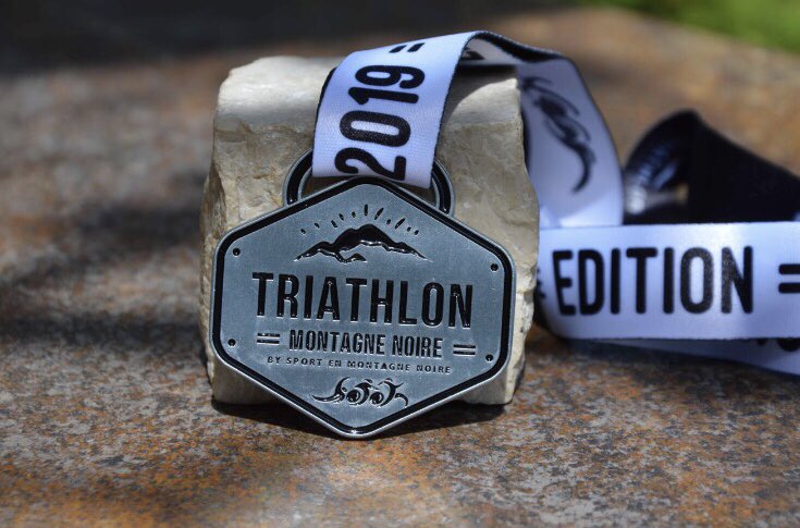 NoireTri's tweet photo. La médaille 2019 du #triathlon #montagnenoire https://t.co/N57VRH1cB8