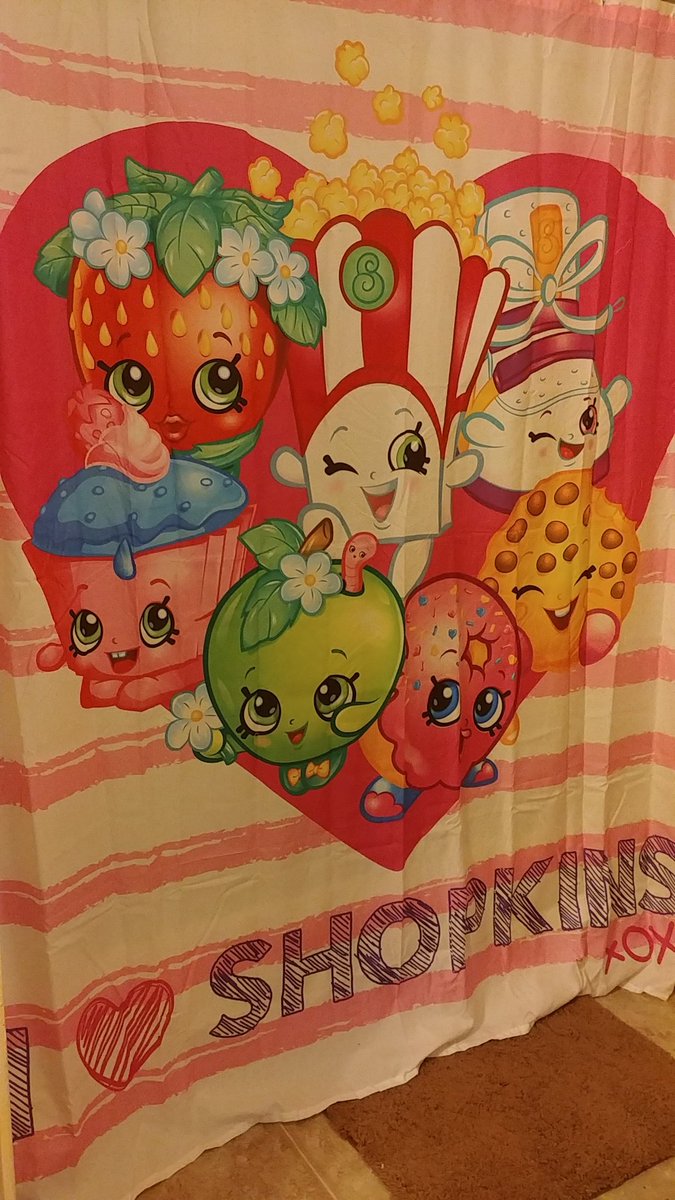 realChaseDeWitt's tweet photo. So apparently we have a new shower curtain.. https://t.co/hf4C4wnzQT