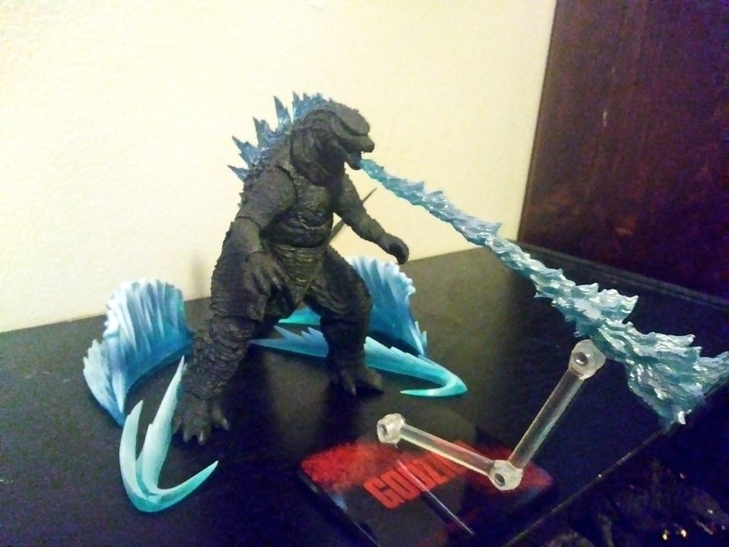 gargantucast's tweet photo. I legit forgot when I bought my S.H. Monsterarts Gamera at @BluefinBrands' booth at Megacon I got some effect parts for free. So I'm making a King of the Monsters display and I'll be using these parts for my Godzilla (2014) Spitfire Version. https://t.co/XM7fivplsF