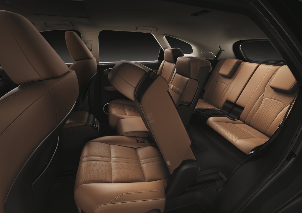 ComoLexus's tweet photo. Lexus RX 450hL - Le SUV hybride 7 places à partir de 999€/mois avec l’entretien inclus!
Venez l’essayer:
https://t.co/eTf5eF1Mhw
#Lexus #suv #RX #RX450h #RX450HL #Hybride #Como #ComoLexus #Paris #LexusParis https://t.co/fLfnsMLczG