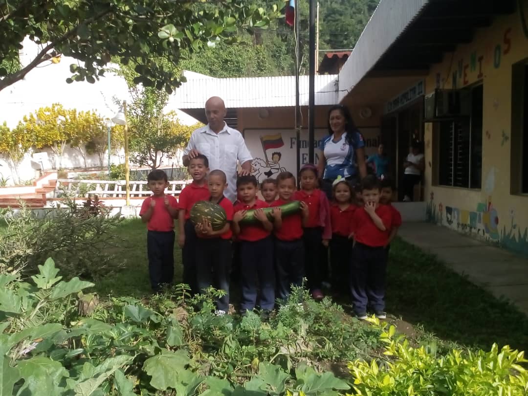 FRNSTRU's tweet photo. Así se encuentra el conuco escolar en nuestro CEI @MamaHipolitaII #Cosecha
@ajacquep @GobTrujillo @FNNSimon @FnnsSituacional  @ZonaEduTrujillo @MPPEDUCACION https://t.co/W6TI5OKIsD