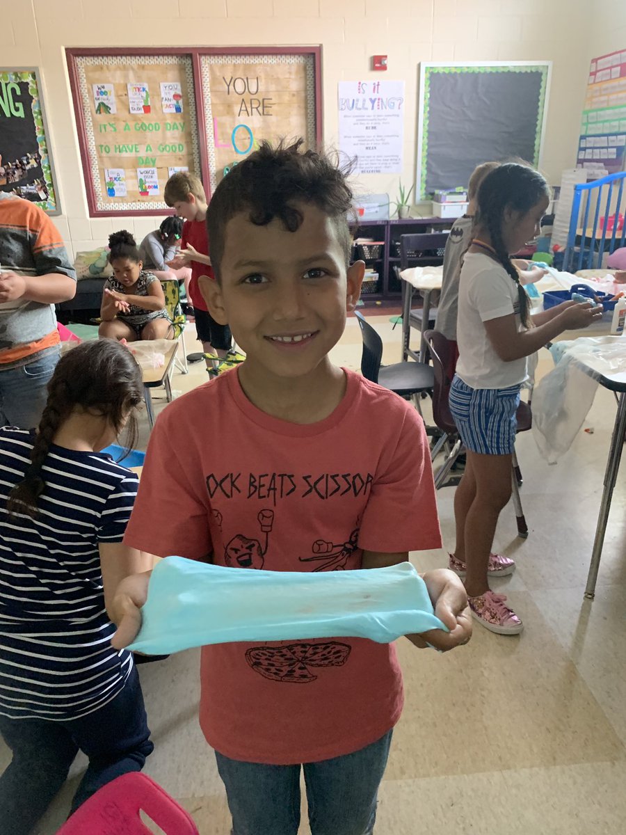 Misspuckettrp's tweet photo. Here’s to having had a ~slime~tastic year 💚 #lastweekmemories #AmICrazy #MiddieRising #ThisIsWe https://t.co/VbsoXfhKVZ