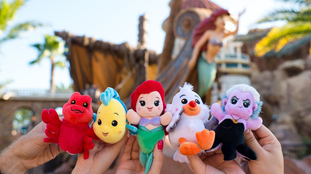 DisneyParks's tweet photo. A new #DisneyParksWishables Collection inspired by "The Little Mermaid" has arrived at Disney Parks! https://t.co/9hZPKKeqLP #DisneyParksWishablesWednesday https://t.co/k2sLAlDvfZ