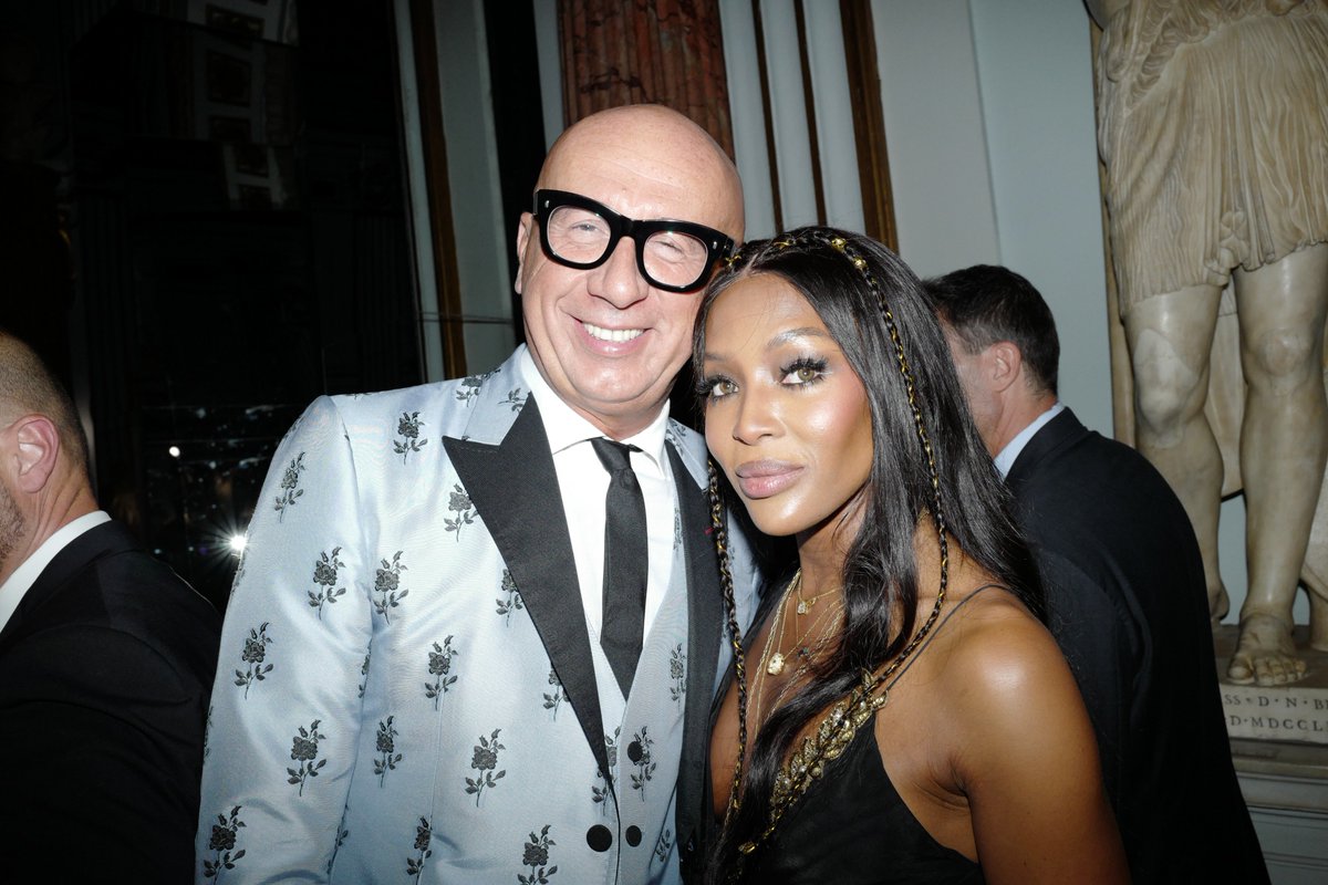 Guests attending the debut of #AlessandroMichele’s #GucciCruise20 collection including Sir @eltonofficial and #DavidFurnish, @salmahayek Pinault with Chairman and CEO of #Kering François-Henri Pinault, Gucci President and CEO #MarcoBizzarri with @NaomiCampbell . #MuseiCapitolini