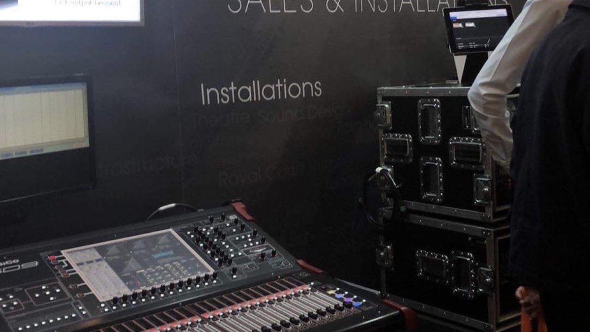 DiGiCo_official's tweet photo. @AutographLondon at @abtttheatreshow 
exhibition with the only theatre specific mixing console on show, namely the @DiGiCo_official  #SD9T  #theatre console -  #DiGiCoSD9T 
#DiGiCoTheatre 

#theatresound #allthingsdigico #DiGiCo https://t.co/ELCGY4OBq8