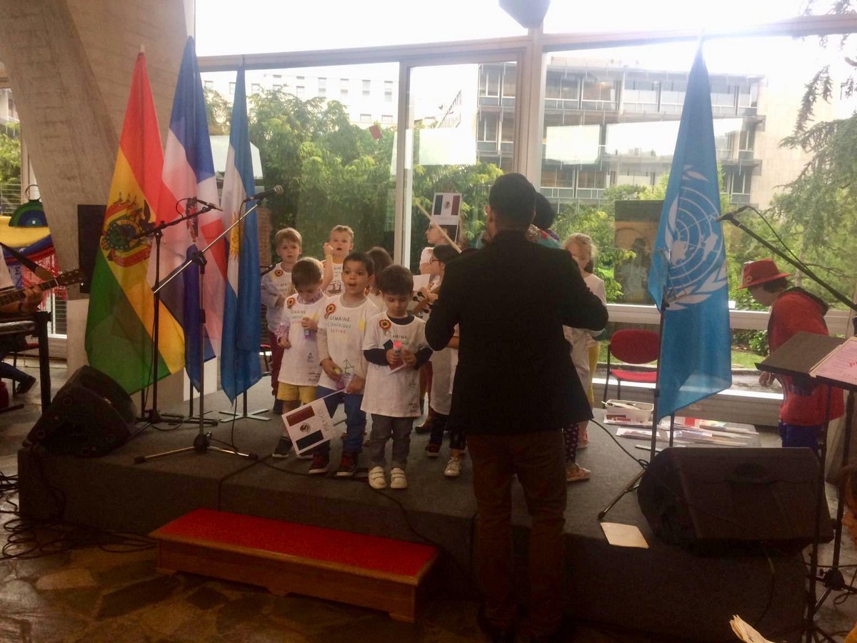DelegamexUNESCO's tweet photo. En la Semana de América Latina y el Caribe, @delegamexunesco presentó el coro de niños de la @UNESCO interpretando la canción en náhuatl “Xochipitzáhuatl” #SemanaLAC #LACWeek #IndigenousLanguages https://t.co/IgkHQkSx6n