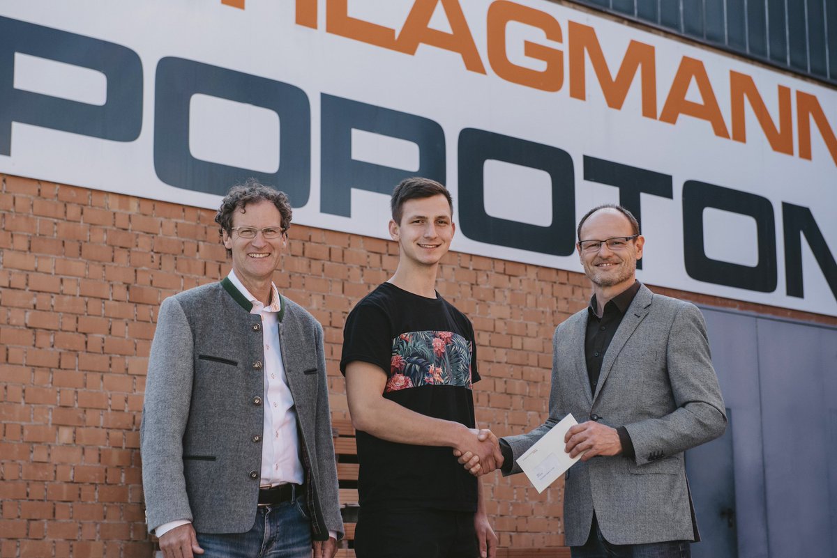 SchlagmannT9's tweet image. Zweimal #Bestnote 1,0: #SchlagmannEdmüllerStiftung zeichnet Maurergesellen der Bau-Innung #Füssen-#Marktoberdorf aus. Wir gratulieren herzlichst! Mehr zur Arbeit der #Stiftung: bit.ly/2XqVwVP #Ziegel #Handwerk #Ausbildung @BayBaugewerbe @Das_Baugewerbe @Baugewerbe_Mag