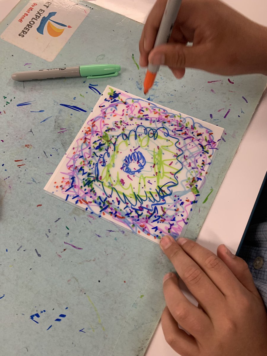 Haweselementary's tweet photo. Our glass bowl creation is starting this morning! We are off to a great start! #chuhily #ptafunded #artexplorers #behawesome #hawesnation https://t.co/ryieXxBwsb