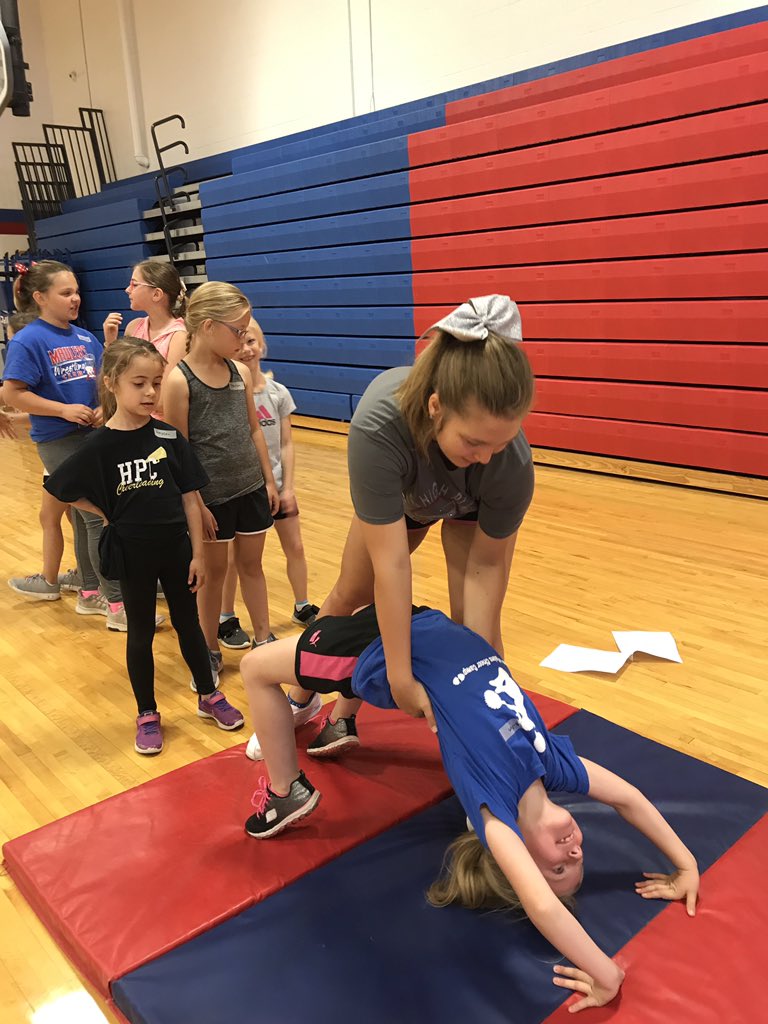 hpccoachwood's tweet photo. This year’s #hpcstorm cheerleaders inspiring the future HPC cheerleaders! The future looks bright! https://t.co/CUtidg7l18