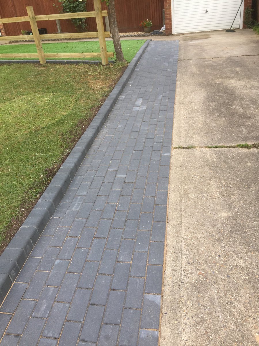 MarkMnowell's tweet photo. New artificial lawn, block paved path with edgings and post & rail fencing for client in Earley #landscaping #BerkshireBoundaries #DirectoryofExcellence https://t.co/VIOqouaPS7