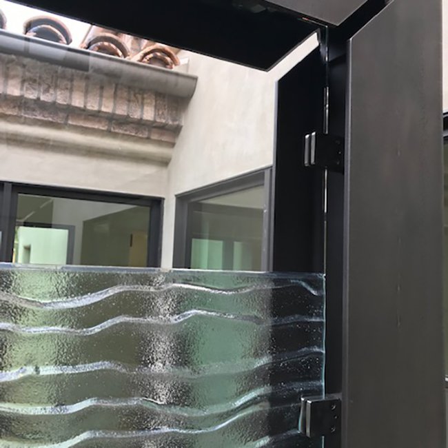 CastGlassImages's tweet image. 💧Modern Water Feature💧 Outdoor or indoor—the options are endless with a custom cast glass water feature. Complement your space with a serene focal point using plain glass, colored glass or a simple texture.
#castglass #modern #decorative #remodeling #waterfeature #outdoorspace