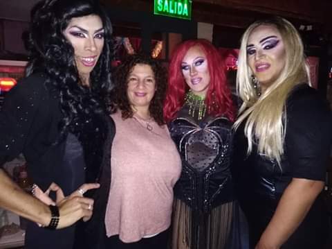 NevyShow's tweet photo. Super noche en caseros....  A puro magia y humor https://t.co/pLdHrTC2H3
