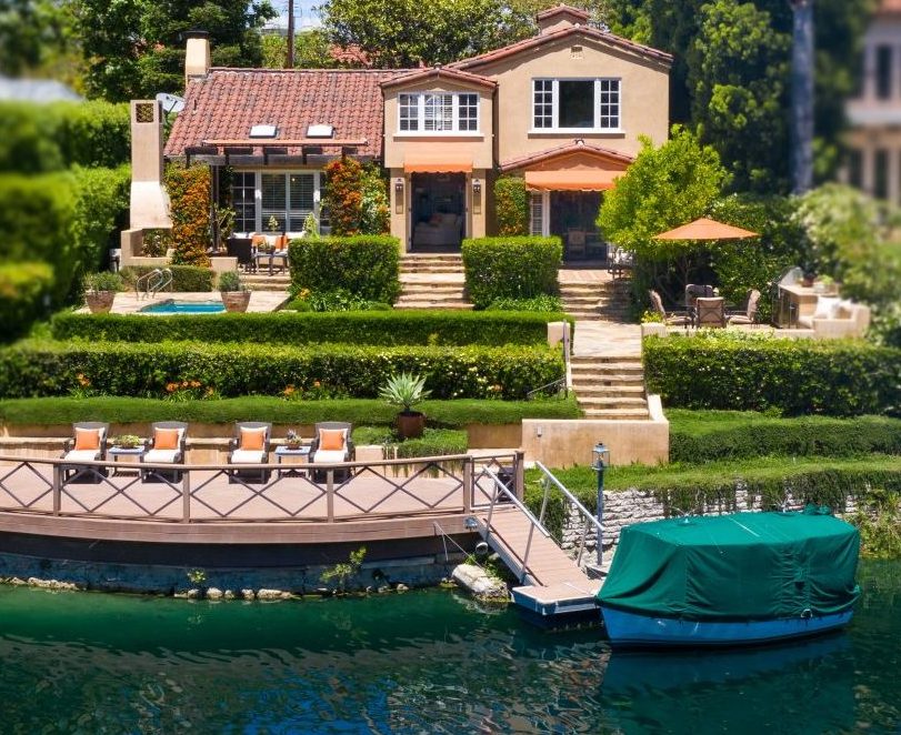 Animation_Today's tweet photo. Roy E. Disney's last home in Toluca Lake is currently on the market for $5 million. Also the former home of Boris Karloff. Please invite us over if you buy it. https://t.co/39o19TnrqE https://t.co/QtoGSykU6H