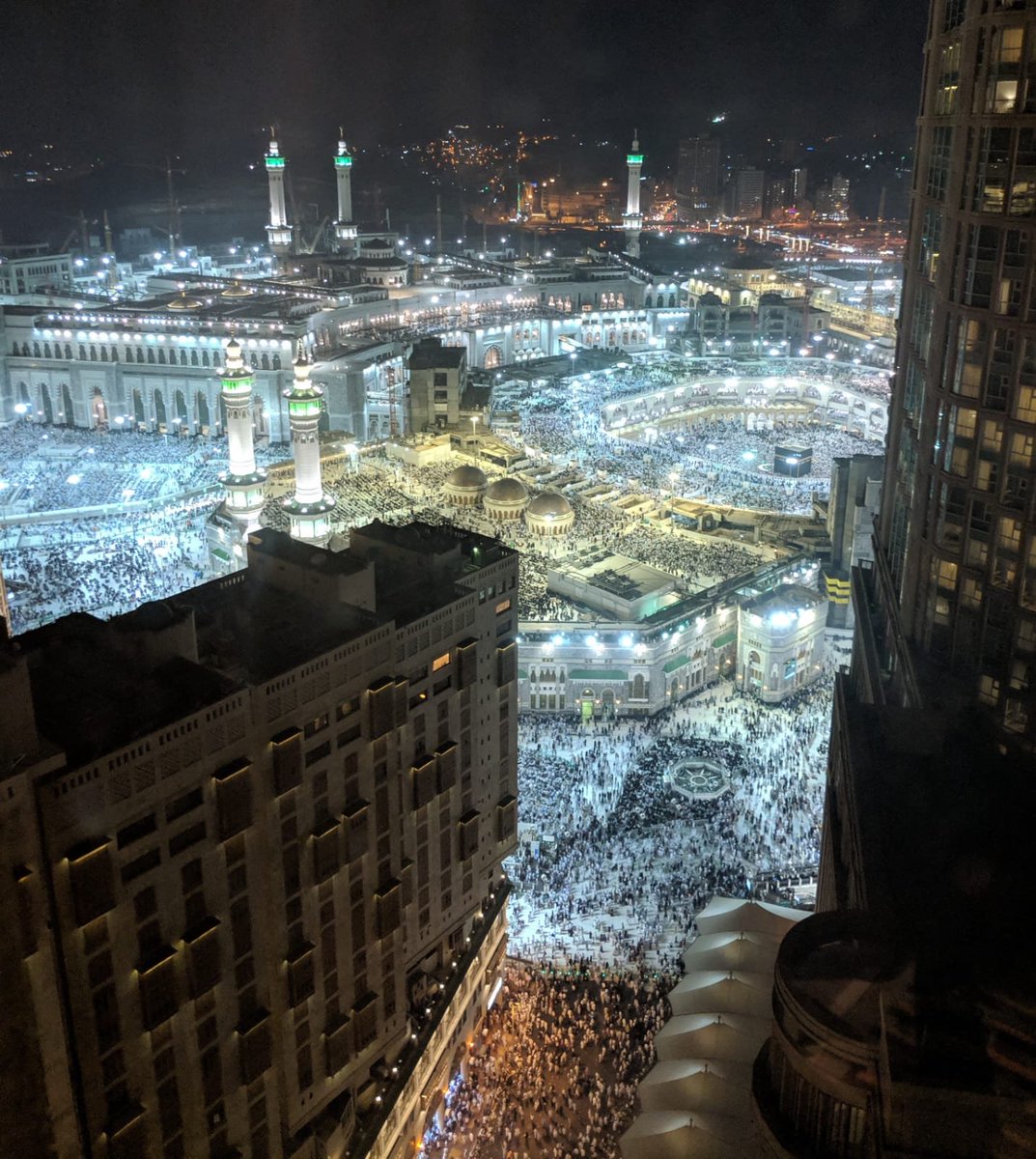 minishmael's tweet image. Beautiful Sight 🤩

Beautiful City 🌃 

Beautiful Time ⏰ of #Ramadan

What a blessing! #Mecca