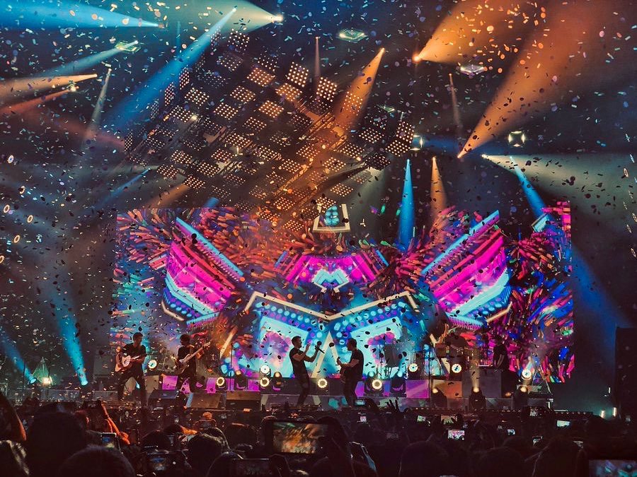 7Lauriita7's tweet image. Simplemente gracias por esta gira mágica, tuve el privilegio de vivirla en directo en Mallorca y en otros tantos vividos a través de Instagram, twiter y demás... @pabloalboran @joselemarin @Loloalvarez911 @AdrianSchinoff  @AntonioDHaro  @carlitrosmartin  #eltourprometoseraeterno