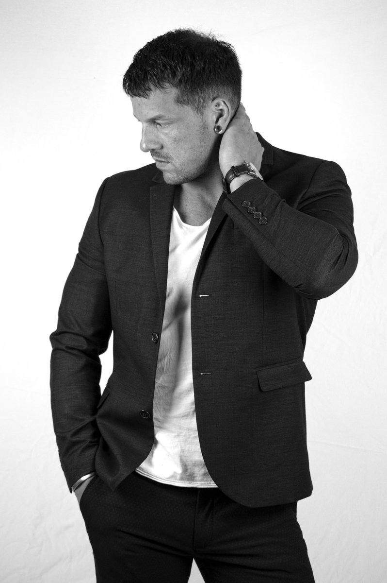 film_harris tweet picture