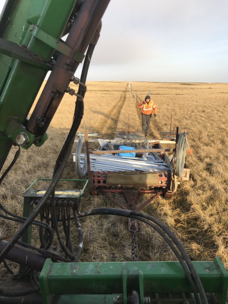 justin_westside's tweet image. Nice day on the fence line. #winter #falklands #wrag