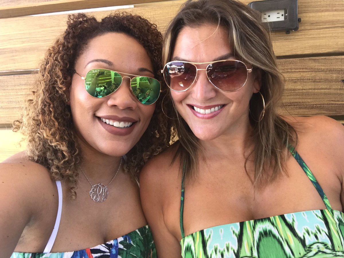 1ProudAuntLisa's tweet image. Having an awesome bday so far! Thanks for those who sent me messages and tweets. Thanks a bunch! I feel very blessed 🎊🎂🎈🎉🤗😘 #GeminiSeason #BdayWeek