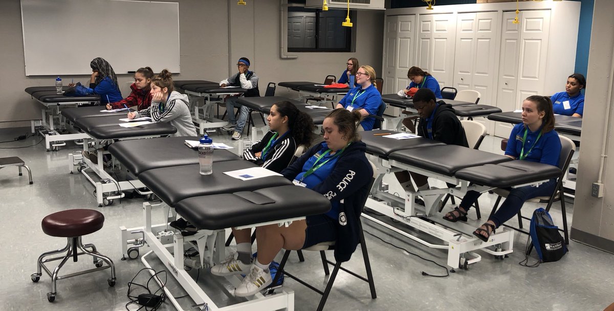 KCHealthTracks's tweet image. Awesome @KCHealthTracks externship day at Rockhurst University today. Learning about their great health professions training programs.