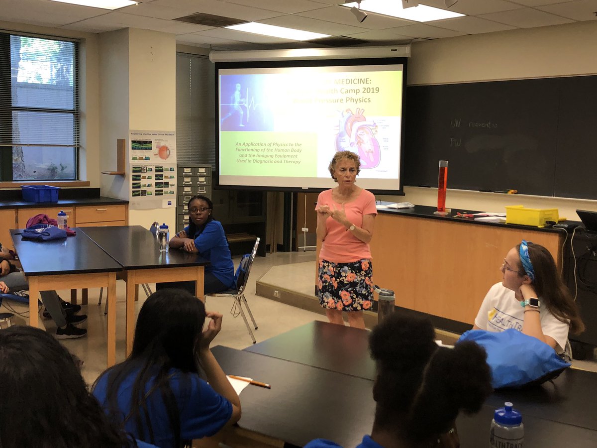 KCHealthTracks's tweet image. Awesome @KCHealthTracks externship day at Rockhurst University today. Learning about their great health professions training programs.