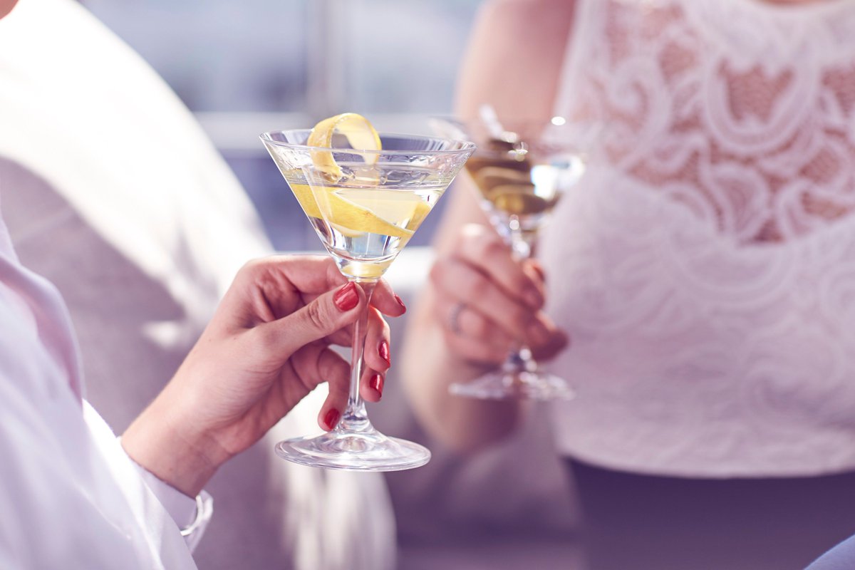 We've been hosting monthly cocktail masterclasses in #London and #Edinburgh! Follow us for details of our next dates and locations - we have some exciting new recipes to share! 🍸☀️ #SnowQueenVodka #Ellustria