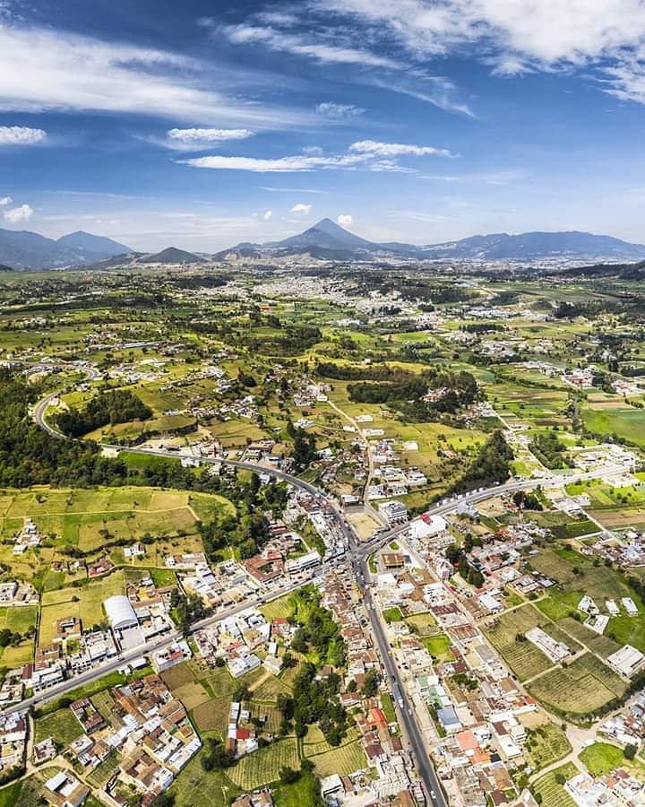 destinos_guate's tweet photo. Compartimos espectacular foto de los amigos de @vuelotenango de cuatro Caminos #destinosguate #guate #visitguatemala #travel #Guatemala #INGUAT #viveguatemala https://t.co/ZZ312pbVz2