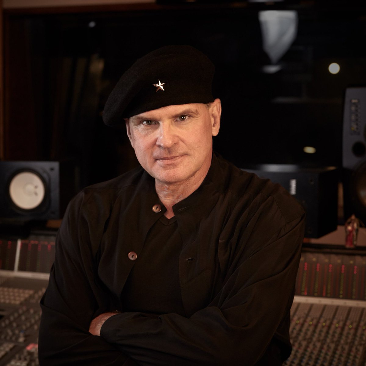 PraterProducer's tweet photo. UK Interview today (6-5-19)- Eonmusic. Appearing-Summer NAMM, July 18th-TEC Tracks, Indie Entertainment SummitLA on August 9th.
#EonMusic #EamonOneill
#DreamTheater #NightRanger #Firehouse
#Santana #StephenPearcy
#DavidPrater #WarrenMediaAndMarketing #DanWarren
#NAMM #TECTracks https://t.co/JFs8vCC4RK