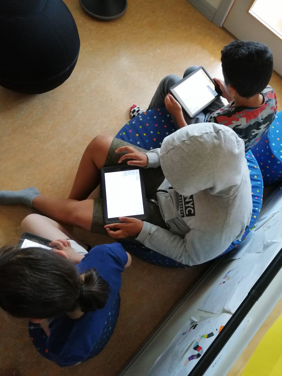 Idag blev det ett studiebesök hos treorna @stenkulaskolan för att bland annat utveckla mina erfarenheter i sv/svA. Det blev en fantastiskt stund med underbara elever och lärare/mentorer i en lugn och för eleverna varierad och anpassad miljö. Tack <a href="/PernillaComet/">Pernilla Comet</a> för inspirationen.