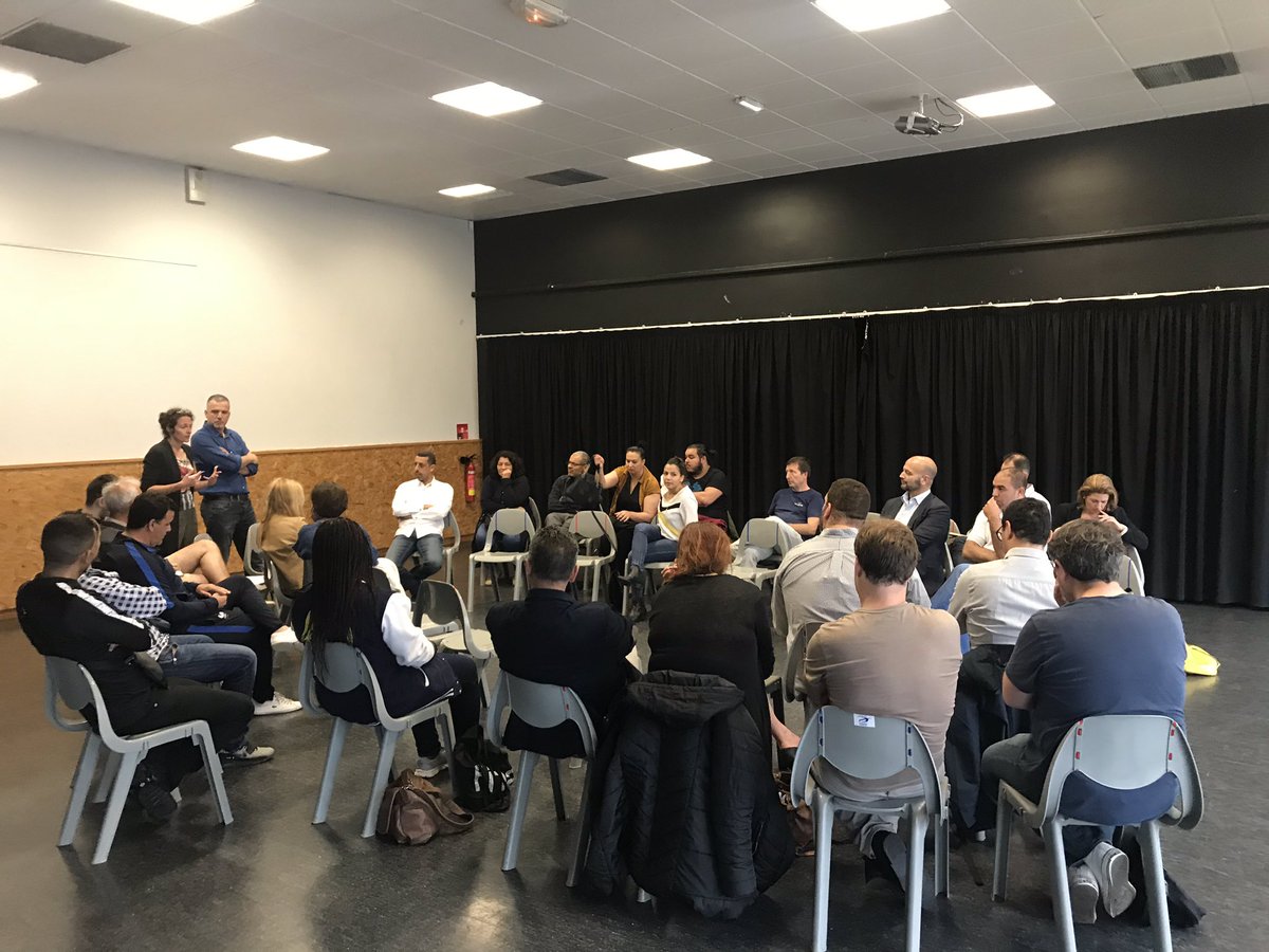 clermont_2030's tweet photo. Le LabDem @clermont_2030 en mode atelier de travail à la maison de quartier de Champratel ! @lamontagne_fr @Le_Semeur_Hebdo @FBAuvergne @nrjclermont @7JoursClermont https://t.co/Y6aimTMBfu
