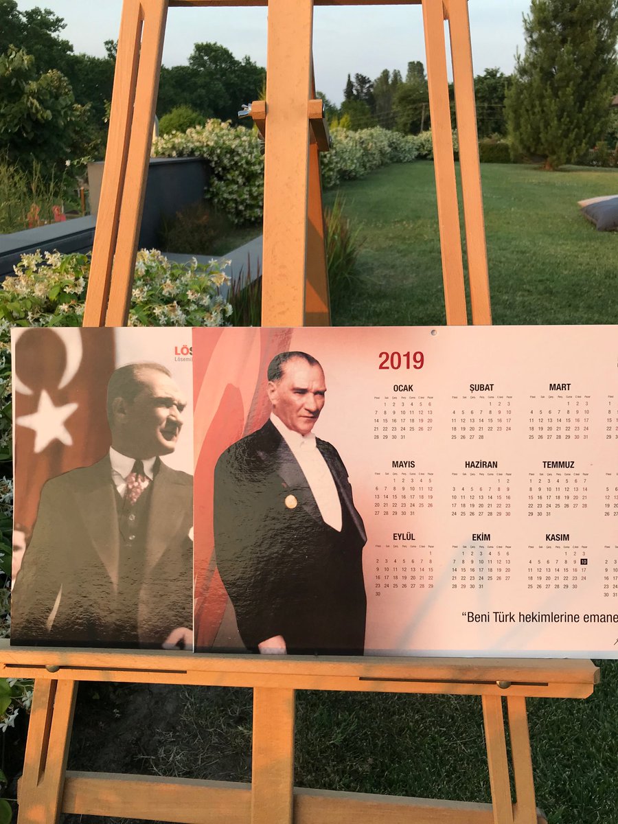 ustunezer's tweet photo. Atatürk’ün poster- takvimi
 https://t.co/h99MDc946h https://t.co/ZUetruJgmv