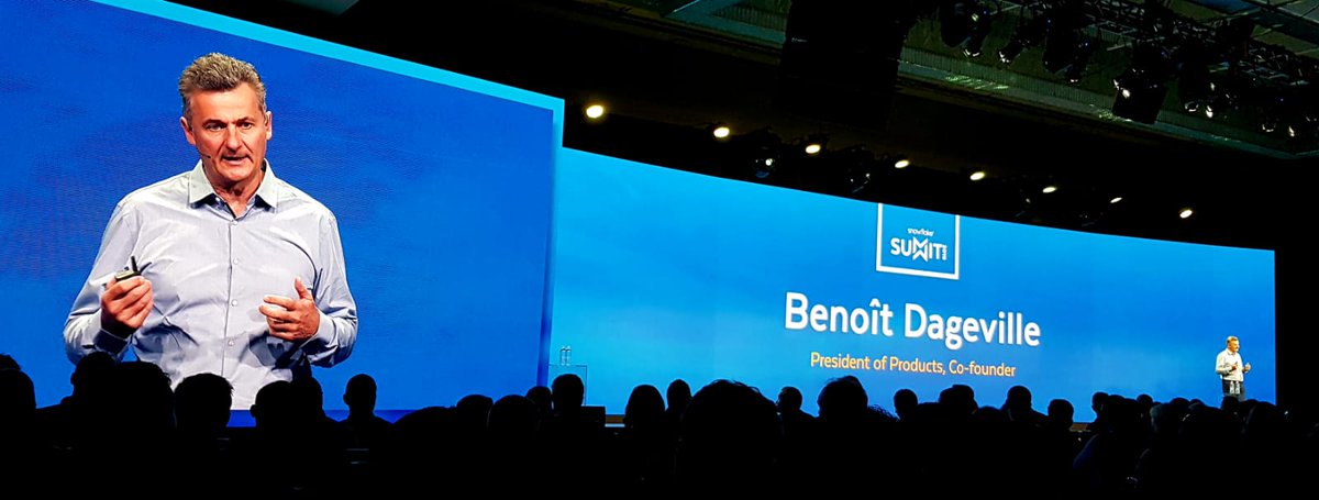 CiberJos's tweet photo. Great storytelling by Benoit on Snowflake's Genesis ... #letitsnow19 https://t.co/YuRamAKCxp