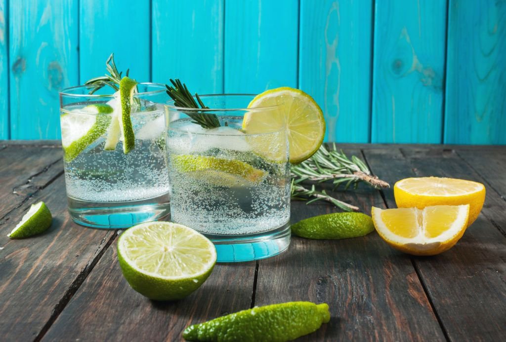 Aberdeen gin lovers rejoice - it’s World Gin Day on Saturday! buff.ly/2M5Lynu 
<a href="/portersgin/">Porter's Gin</a> <a href="/the_teasmith/">The Teasmith Gin</a> <a href="/esker_spirits/">Esker Spirits</a> @DrAdamsHoB @lostlochspirits <a href="/Granite_North/">панна Едита Михайличенко🎎️☔</a> <a href="/BlackfordDistil/">Blackford Distillery</a> <a href="/jindeagin/">Jindea</a> @DeesideDistill2 <a href="/HouseOfElrick/">House Of Elrick Gin</a> <a href="/LoneWolfGin/">LoneWolf Gin</a> @RavenSpiritsLtd <a href="/gordoncastlegin/">GordonCastleScotland</a>