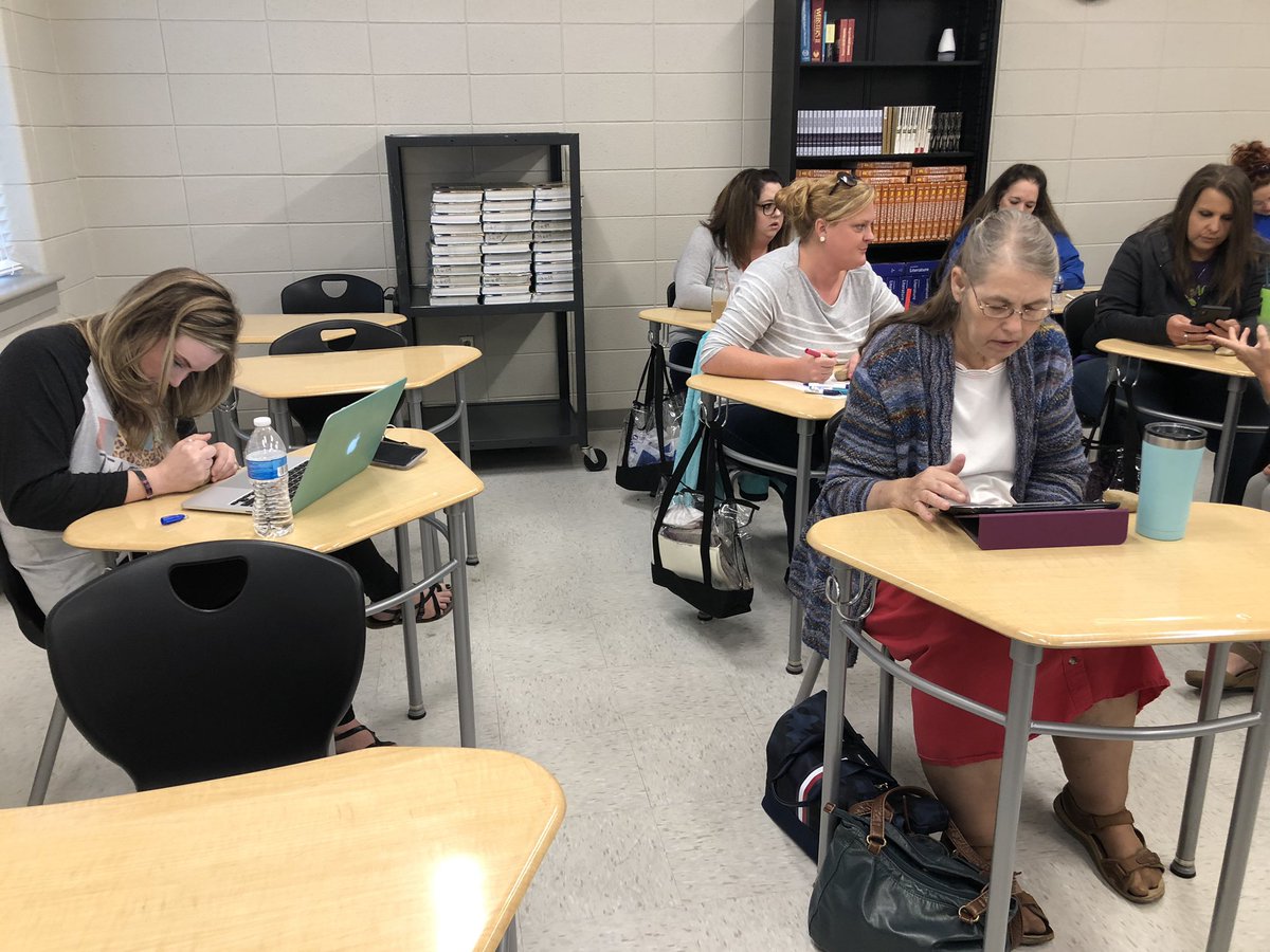 FretwellScience's tweet photo. Workshop participants telling their story @UNA Summer Inservice #JasperHighSchool @thisisalabama @al200 @spsantoli https://t.co/T8Vsofd0fT