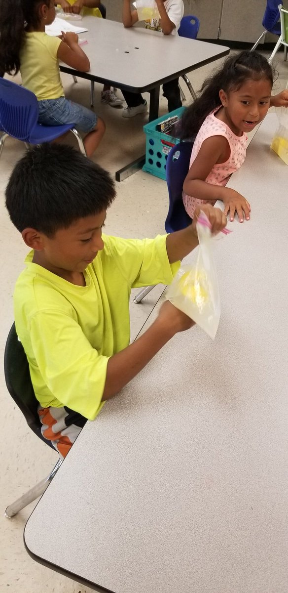 mrsevansK's tweet photo. We made fresh squeezed lemonade in homemade caprisuns! Countdown to the last day of school!  #weRUNasONE #Kindergarten @JGillAP @NBoonePrincipal @cathycameron14 https://t.co/ALjyfk7Yj3