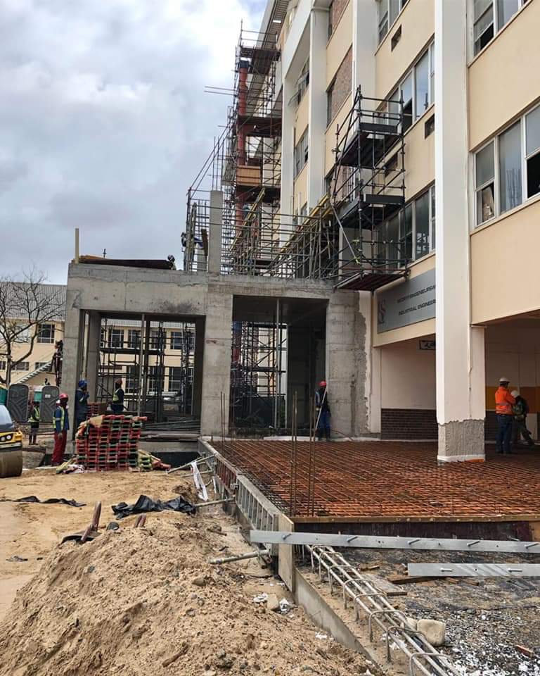 New entrance of the Mechanical Engineering building taking shape. This forms part of the total refurbishment of the Department as well as adding a bigger, better Engineering computer use area. (Photos <a href="/maritanell/">marita nell</a> ) #EngineeringCampusRenewal #ALA_projectmanagement