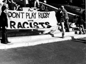 El boicot a Israel forma part de la lluita antiracista global. El <a href="/parlamentcat/">Parlament de Catalunya</a> ha de deixar de normalitzar l’Estat d’Israel i el seu apartheid, acabar amb la seva complicitat amb l’apartheid israelià i demanar un embargament militar a Israel.

#BDSesDDHH